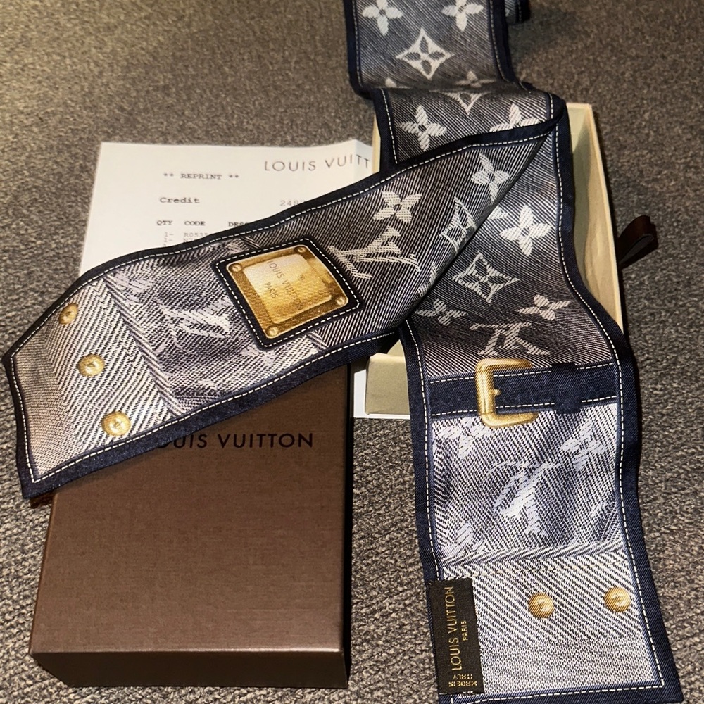 LOUIS VUITTON ❤️ M72558 Bandeau Monogram Marine Blue Denim Silk Scarf - Picture 6 of 10